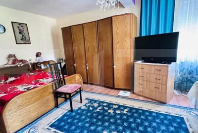 Casă cu 7 camere cu Teren 1500 Mp în Central - 10