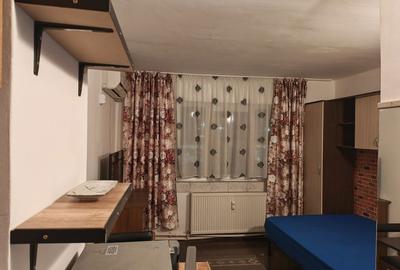 Garsonieră decomandată în Nicolina