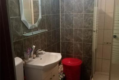 Casă cu 3 camere cu Teren 235 Mp în Vitan - 2