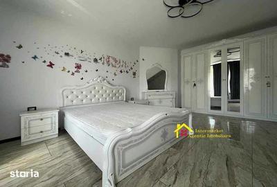 Casă cu 4 camere cu Teren 300 Mp în Central - 2