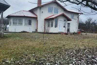 Casă în Olteni - 1