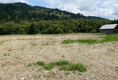 Teren de 8366 mp, în Central