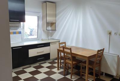 Apartament cu 2 camere semidecomandat, mobilat în Rahova