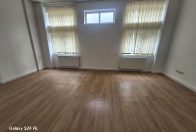 Spațiu comercial, de 100 mp, în Vest - 7