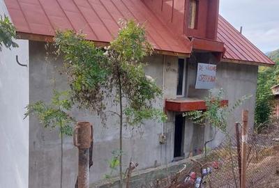 Casă cu 4 camere cu Teren 240 Mp în Central - 4
