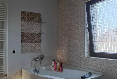 Casă cu 4 camere în Ungheni - 2