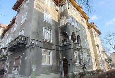 Apartament cu 2 camere semidecomandat în Obor