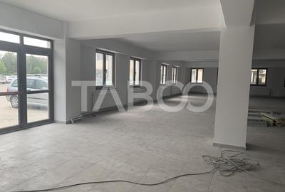 Spațiu comercial, de 600 mp, în Central - 3