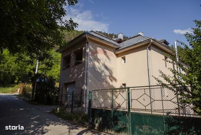 Casă cu 4 camere cu Teren 500 Mp în Muncelu - 10