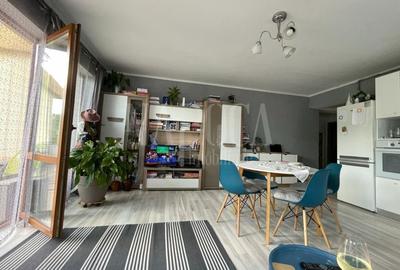 Apartament cu 3 camere semidecomandat în Florești