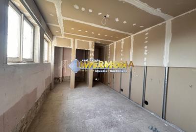 Spațiu comercial, de 1,270 mp, în Bărăbanț