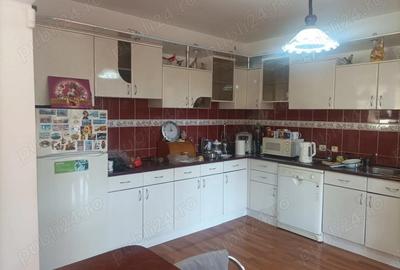 Casă cu 5 camere în Central - 2