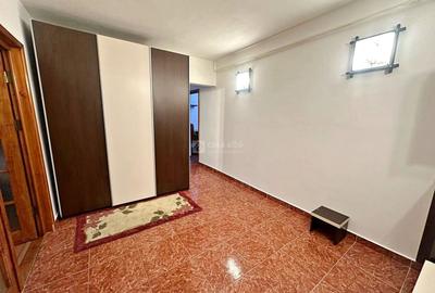 Mobilat & utilat, 3 camere, doua balcoane, bloc 1990, boxa & debara - 14