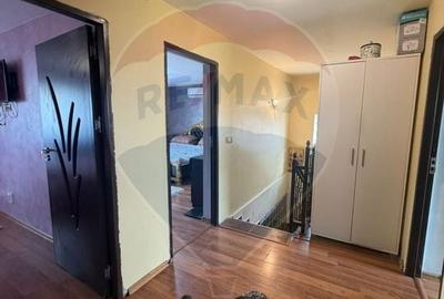 Casă cu 5 camere cu Teren 450 Mp în 1 Mai - 49