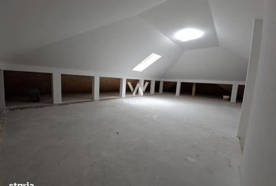 Casă cu 5 camere cu Teren 505 Mp în Roșia - 1