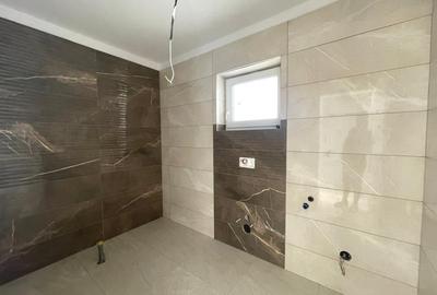 Duplex cu 4 camere cu Canalizare în Central - 3