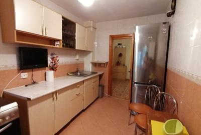 PROPRIETAR - Apartament 4 camere de inchiriat Piata Moldovei - Scoala 2 - 7