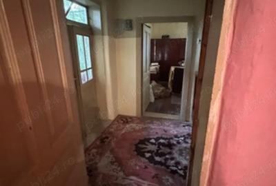 Casă cu 5 camere cu Teren 2000 Mp în Radomirești - 4