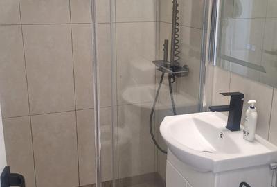 Apartament cu 2 camere semidecomandat, mobilat în Tractorul - 8