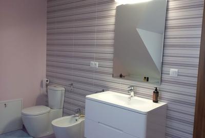 Casă cu 5 camere cu Teren 1400 Mp în Groși - 2