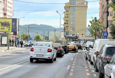 Apartament cu 3 camere si balcon in zona Vasile Aaron - 2