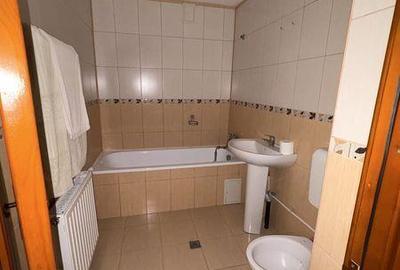 Apartament cu 3 camere decomandat în Central - 2