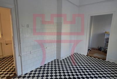 Apartament cu 5 camere semidecomandat în Ultracentral - 20