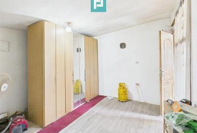 Casu?a cu priveli?te panoramica spre Cetatea ?iria - 1