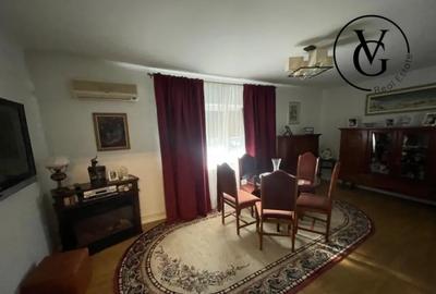 Apartament cu 4 camere decomandat în Central - 1