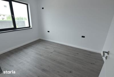 Casă cu 4 camere cu Teren 400 Mp în Domnești - 1