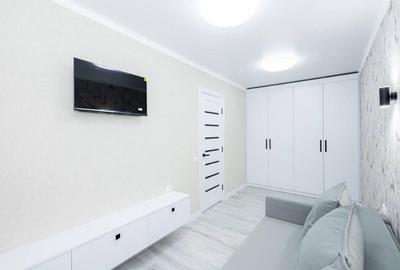 2 camere de vanzare in zona 13 Decembrie - 3