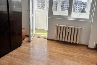 Apartament cu 3 camere semidecomandat în Central - 1