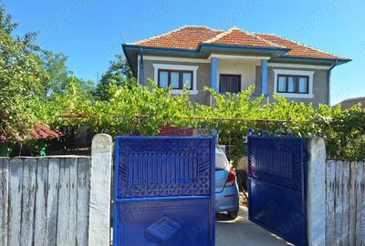 Casă cu 6 camere în Pădina - 5