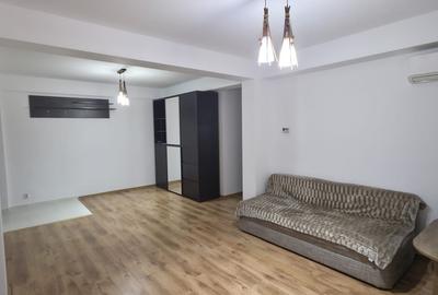 Apartament cu 3 camere decomandat în Apărătorii Patriei