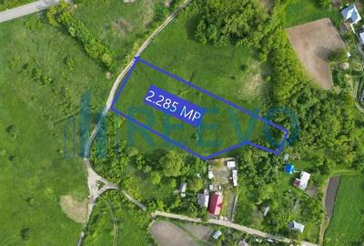 Teren de 2285 mp, în Racova