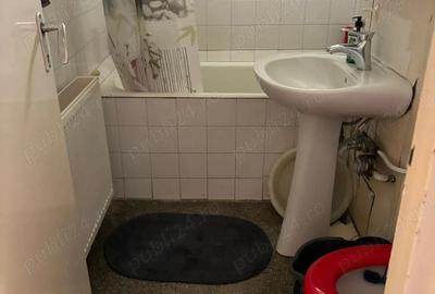 Garsonieră decomandată în Central