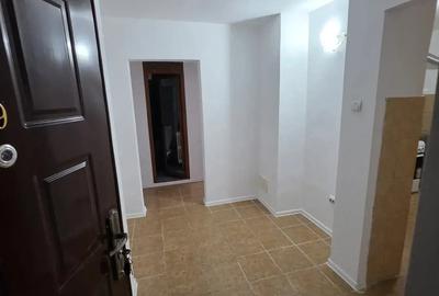 Vand sau Inchriez Apartament Cu 2 Camere Decomandat ZONA Ultra Centrala PARTER - 2