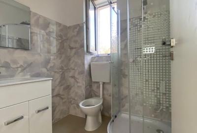 Casă individuală cu 4 camere cu Canalizare în 1 Decembrie - 16
