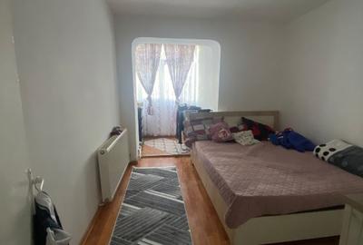 Apartament de vânzare,3 camere - 5