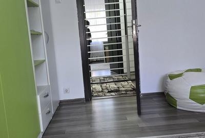 Apartament cu 3 camere decomandat în Micro 3 - 2