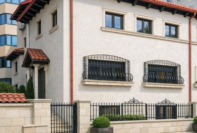 Casă individuală cu 9 camere cu Teren 300 Mp în Primăverii - 1