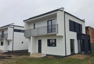 Casă cu 5 camere cu Teren 350 Mp în Dumbrăvița