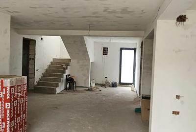 Casa de vanzare locul ideal pentru lini?te, natura ?i confort! - 2