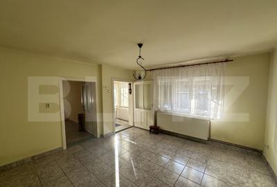 Casa pe un nivel, 3 camere, curte + anexe, ideala pentru p - 11