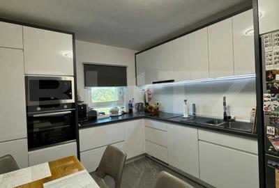 Apartament cu 4 camere decomandat în Micro 16 - 3