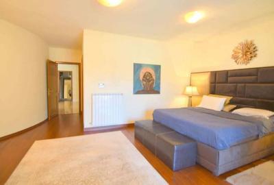 Casă cu 12 camere cu Piscina în Braytim