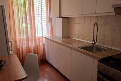 Apartament cu 2 camere decomandat în Tudor - 2