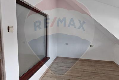 Casă cu 4 camere cu Teren 50 Mp în Blumăna - 13