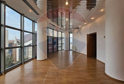 Spatiu 58.4 mp etaj 3, str Piata Revolutiei - 1