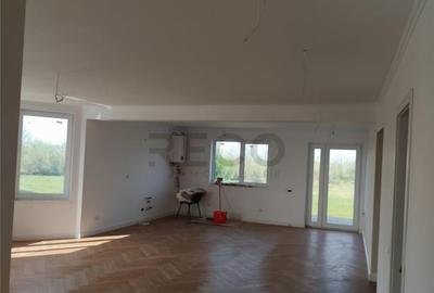 Casă cu 3 camere cu Teren 480 Mp în Sântandrei